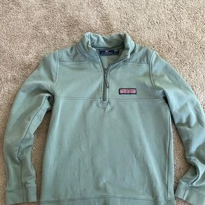 Boy’s Vineyard Vines zip up sweatshirt